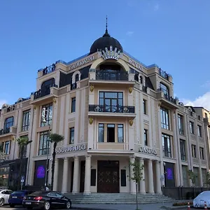 מלון Royal Casino &